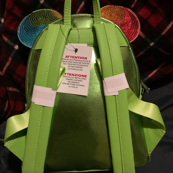 Disneys Aulani resort loungefly - Picture 2 of 2